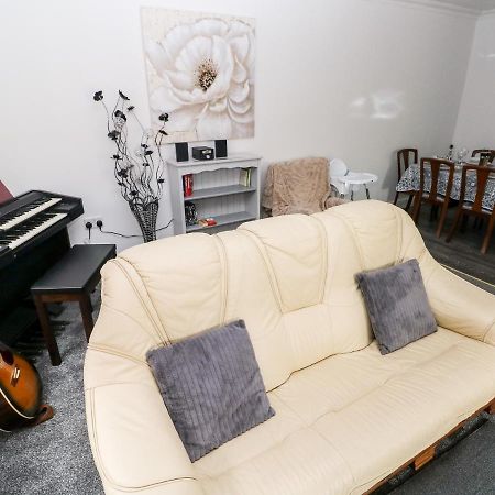 23 Charles Thomas Avenue Villa Pembroke Dock Esterno foto