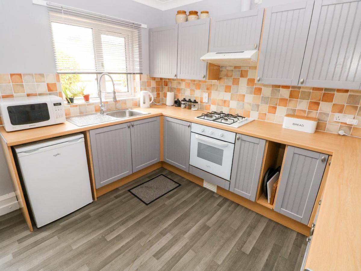23 Charles Thomas Avenue Villa Pembroke Dock Esterno foto