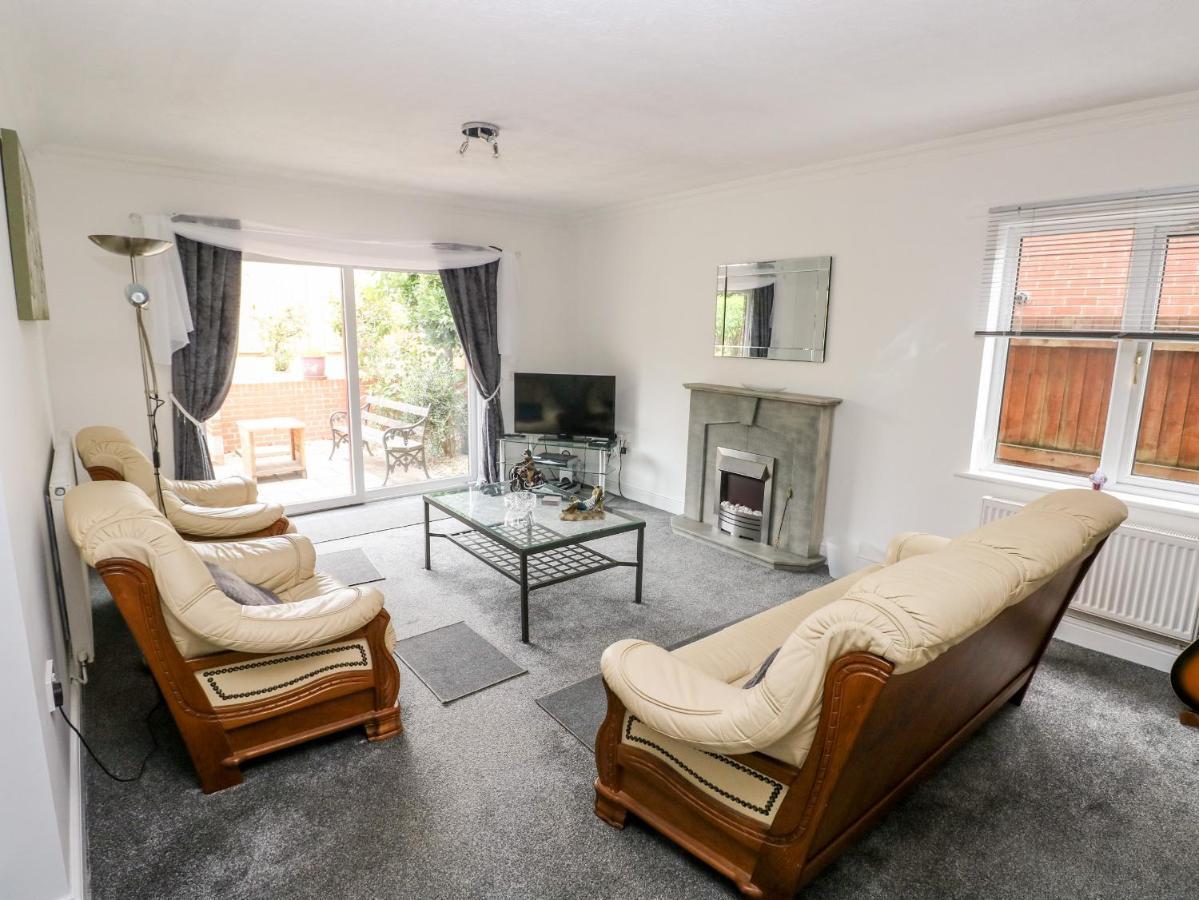 23 Charles Thomas Avenue Villa Pembroke Dock Esterno foto